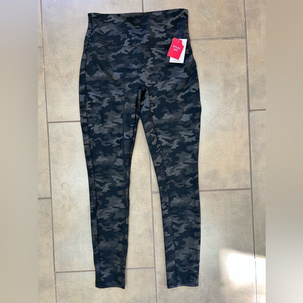 SPANX Faux Leather Camo Leggings, Girl Sz XL‎ New w/ Tags